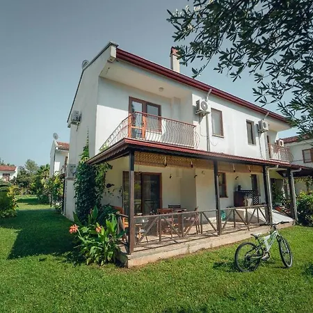 بيت للعطل 3 Bedroom Family House With Garden - Pool In